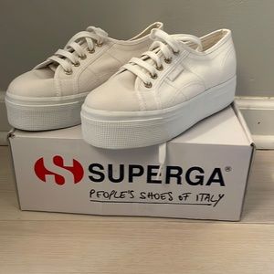 Superga 2790 with gold detail